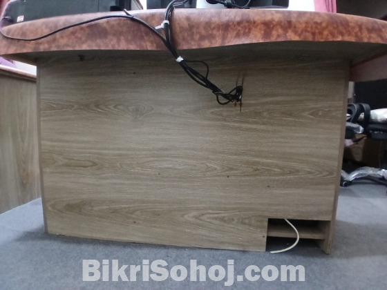 অফিস টেবিল বিক্রয় হবে।